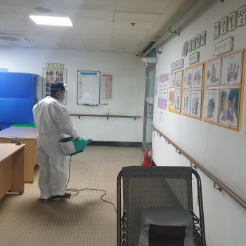 송산노인복지센터 4월 1주 전체 방역 실시 이미지