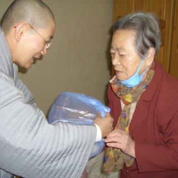 저소득노인 설 명절음식 전달 이미지