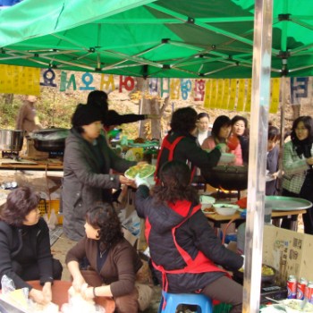 제3회 자비바자회 먹거리행사장 이미지