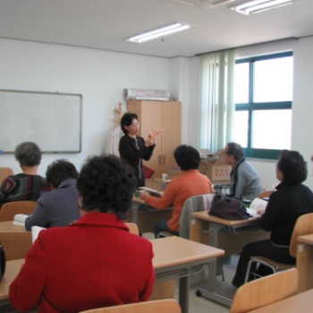 노인자원봉사대 발마사지단 수업 이미지